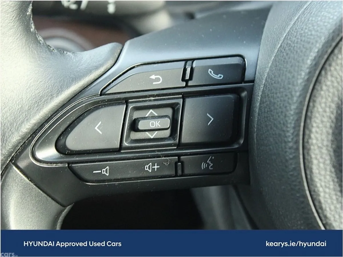 Toyota Yaris Cross Hatchback, Petrol Hybrid, 2021, Black