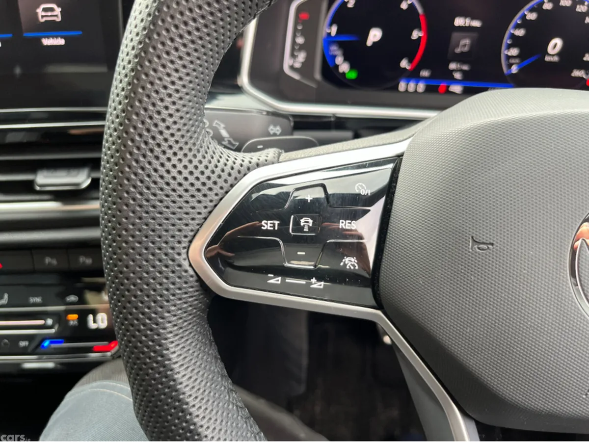 Volkswagen T-Roc SUV, Diesel, 2023, Grey