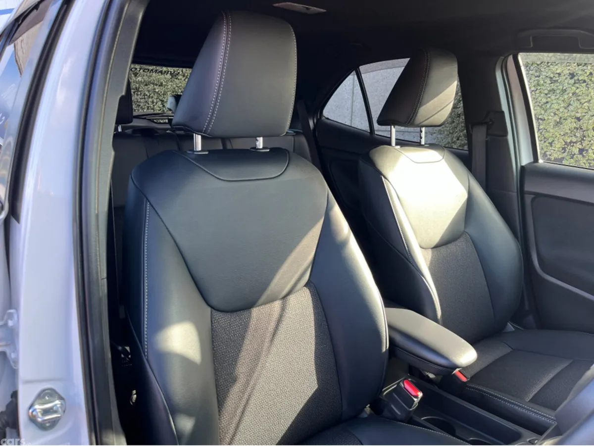 Toyota Yaris Cross SUV, Petrol Hybrid, 2024, White
