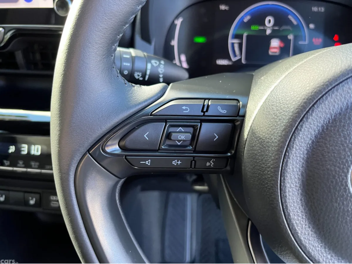 Toyota Yaris Cross SUV, Petrol Hybrid, 2024, White