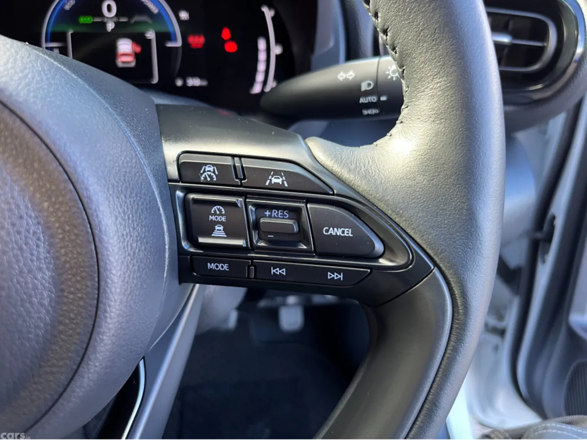 Toyota Yaris Cross SUV, Petrol Hybrid, 2024, White