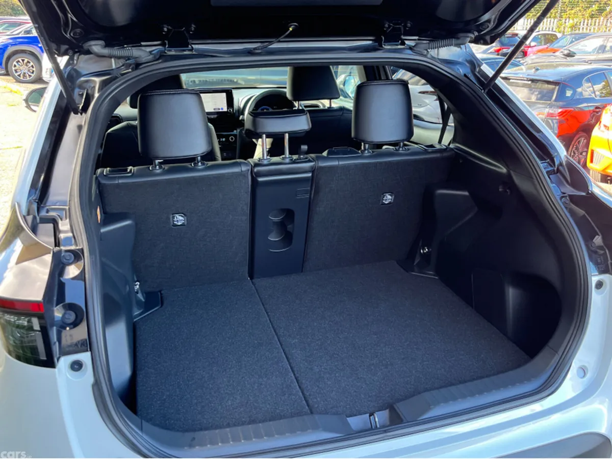 Toyota Yaris Cross SUV, Petrol Hybrid, 2024, White