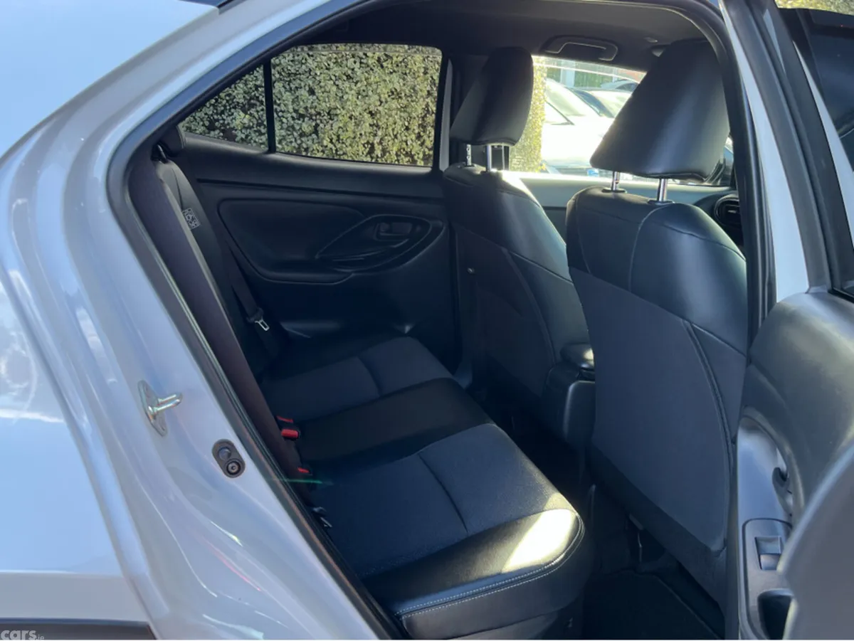 Toyota Yaris Cross SUV, Petrol Hybrid, 2024, White