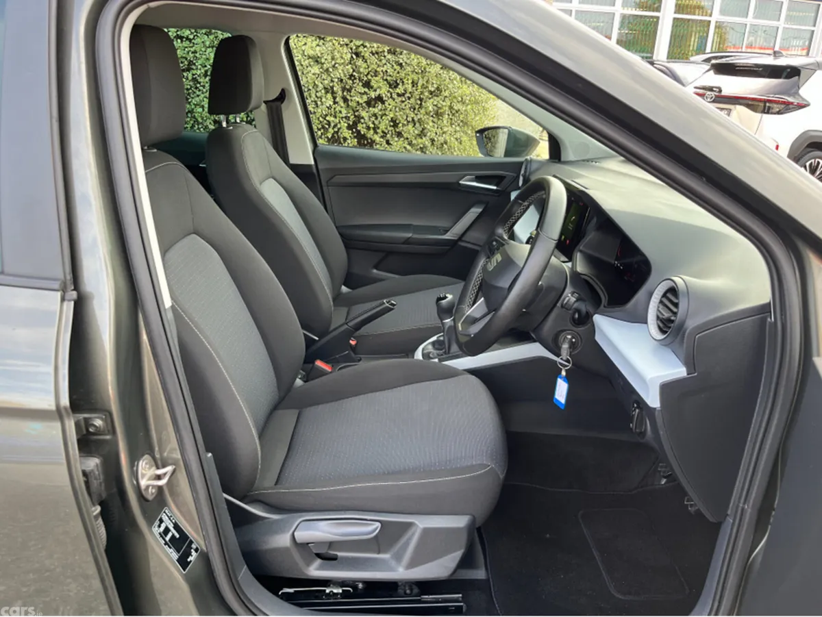 SEAT Arona SUV, Petrol, 2024, Green
