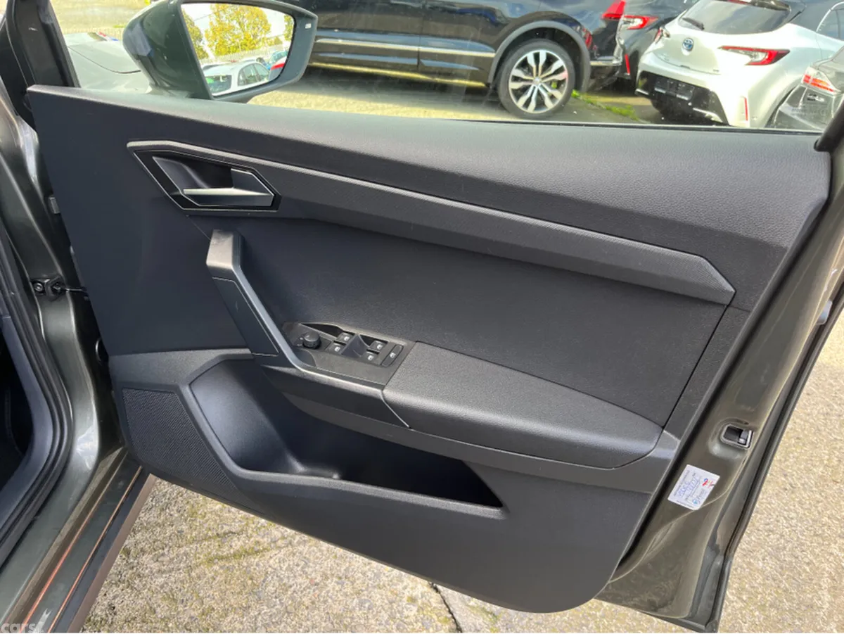 SEAT Arona SUV, Petrol, 2024, Green