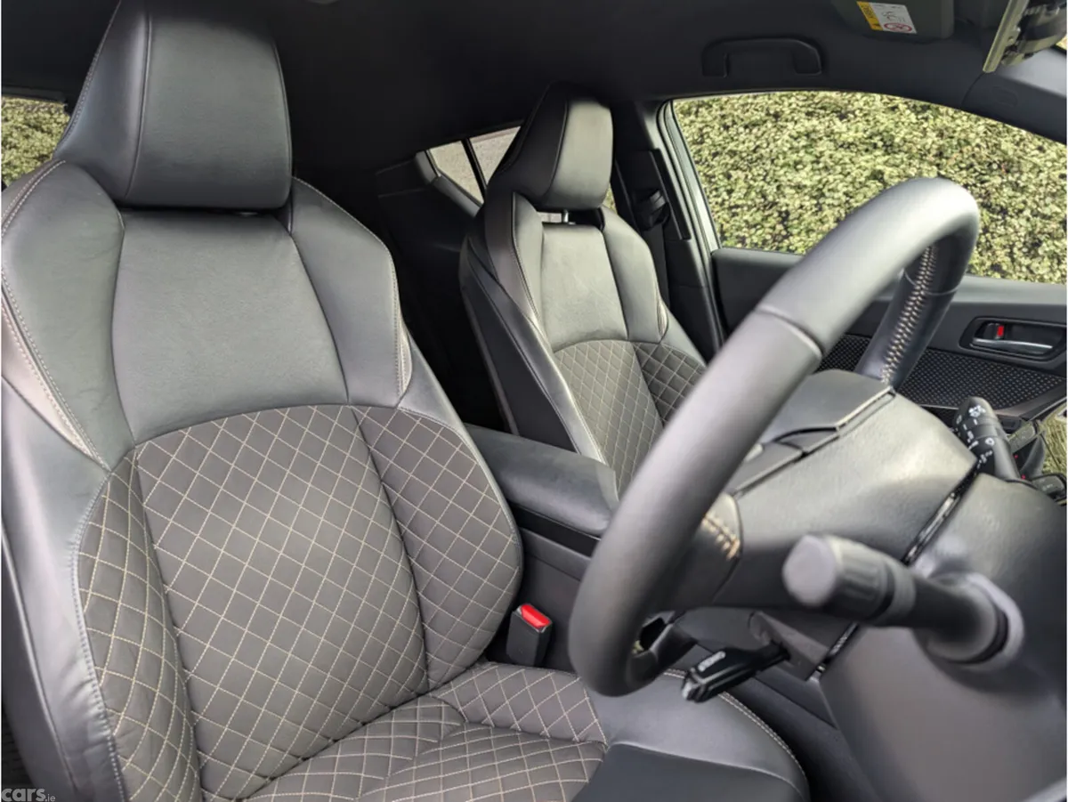 Toyota C-HR SUV, Petrol Hybrid, 2023, Black