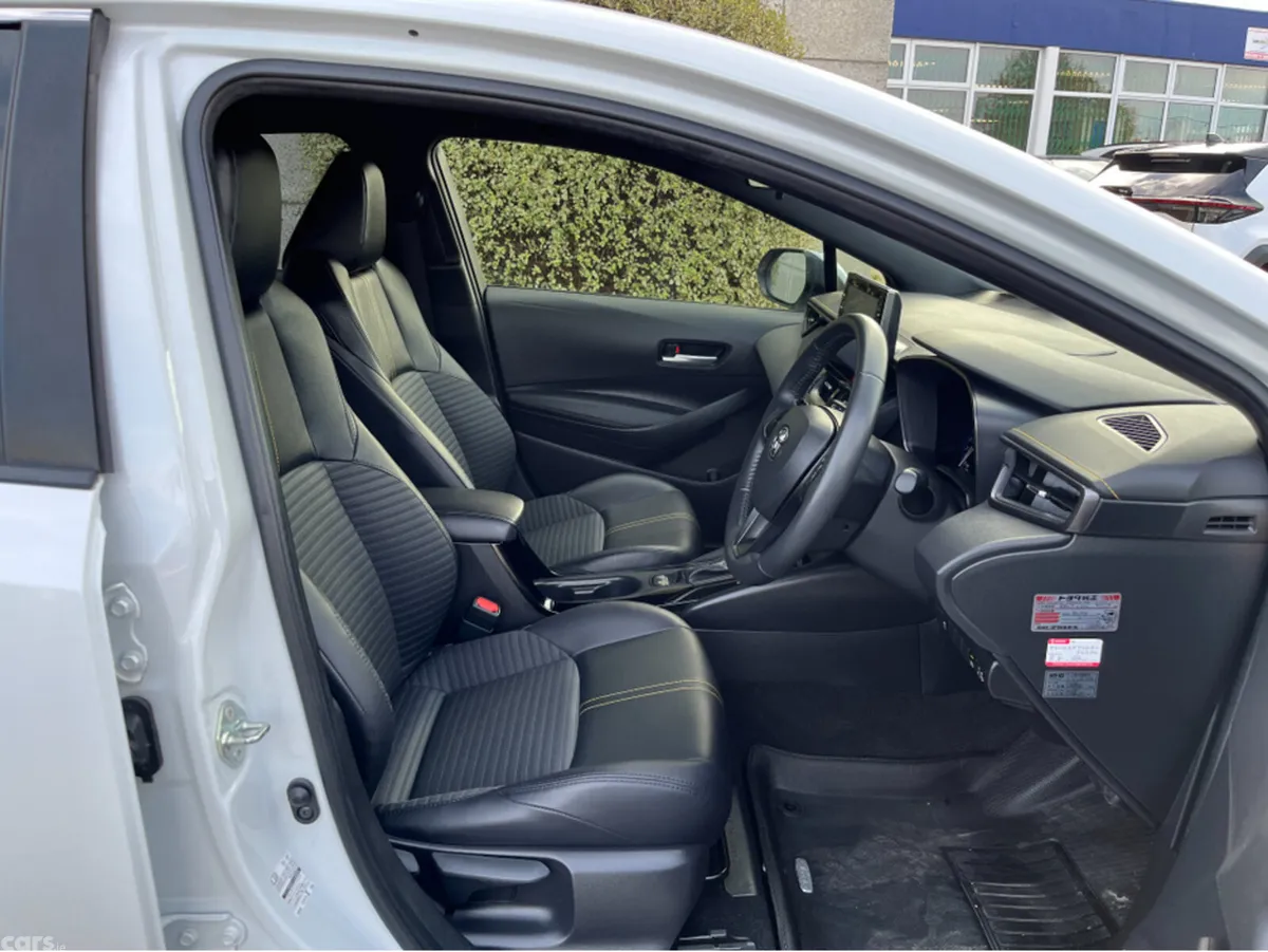 Toyota Corolla Hatchback, Petrol Hybrid, 2022, White