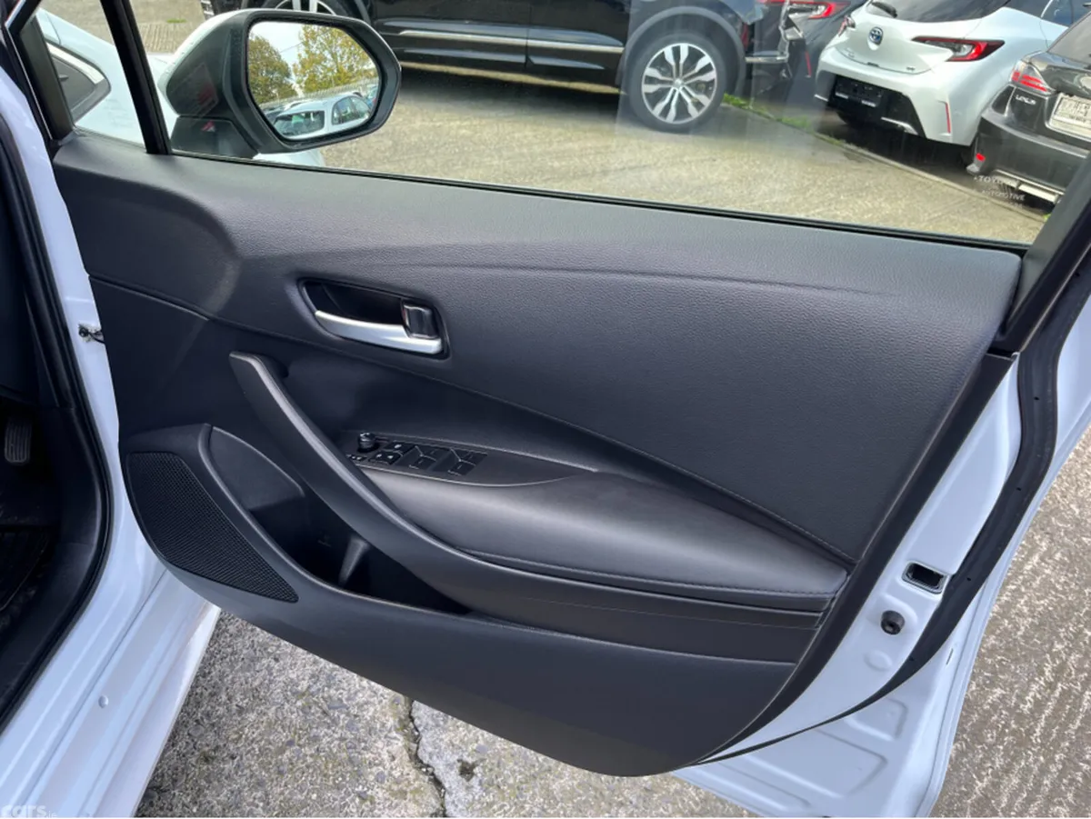 Toyota Corolla Hatchback, Petrol Hybrid, 2022, White