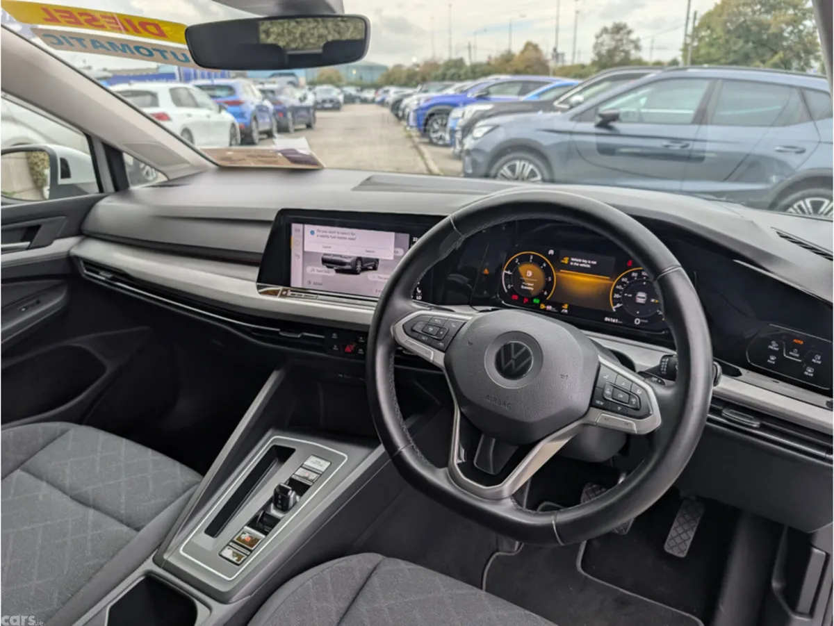 Volkswagen Golf Estate, Diesel, 2023, White