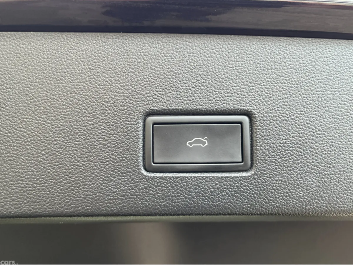 Volkswagen T-Roc SUV, Diesel, 2021, Black