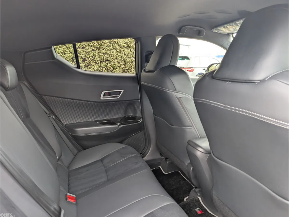 Toyota C-HR SUV, Petrol Hybrid, 2020, Red