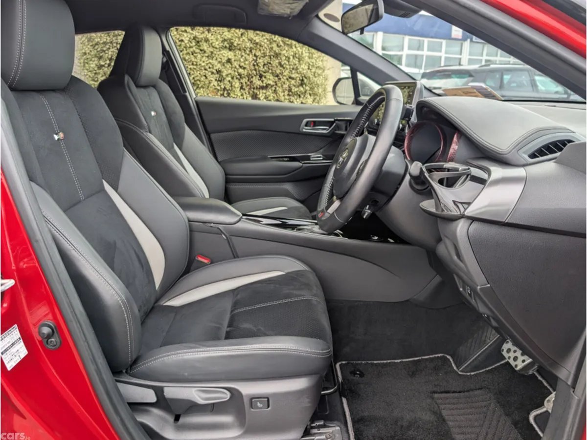 Toyota C-HR SUV, Petrol Hybrid, 2020, Red