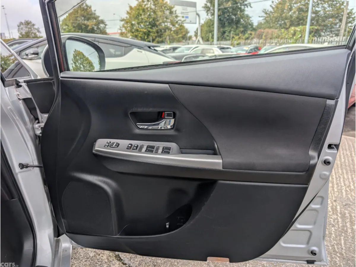 Toyota Prius MPV, Petrol Hybrid, 2019, Silver