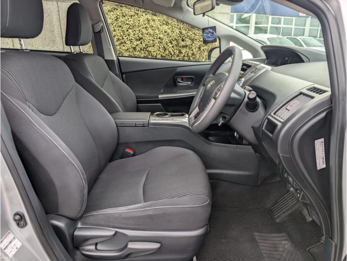 Toyota Prius MPV, Petrol Hybrid, 2019, Silver