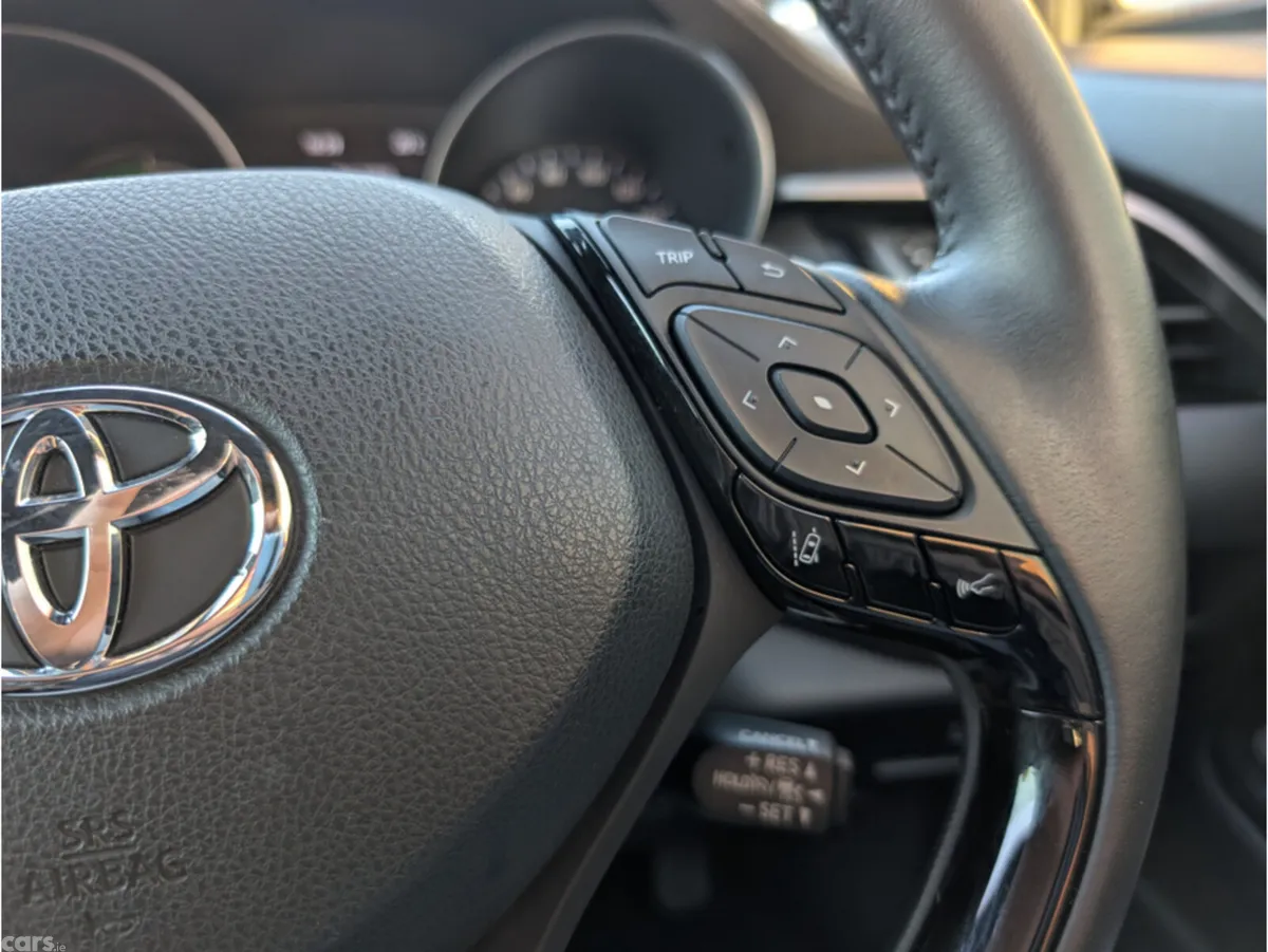 Toyota C-HR SUV, Petrol Hybrid, 2019, Red