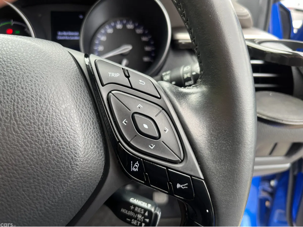 Toyota C-HR SUV, Petrol Hybrid, 2020, Blue