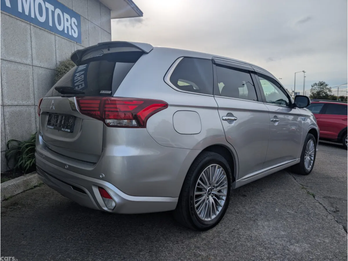 Mitsubishi Outlander SUV, Petrol Plug-in Hybrid, 2021, Silver