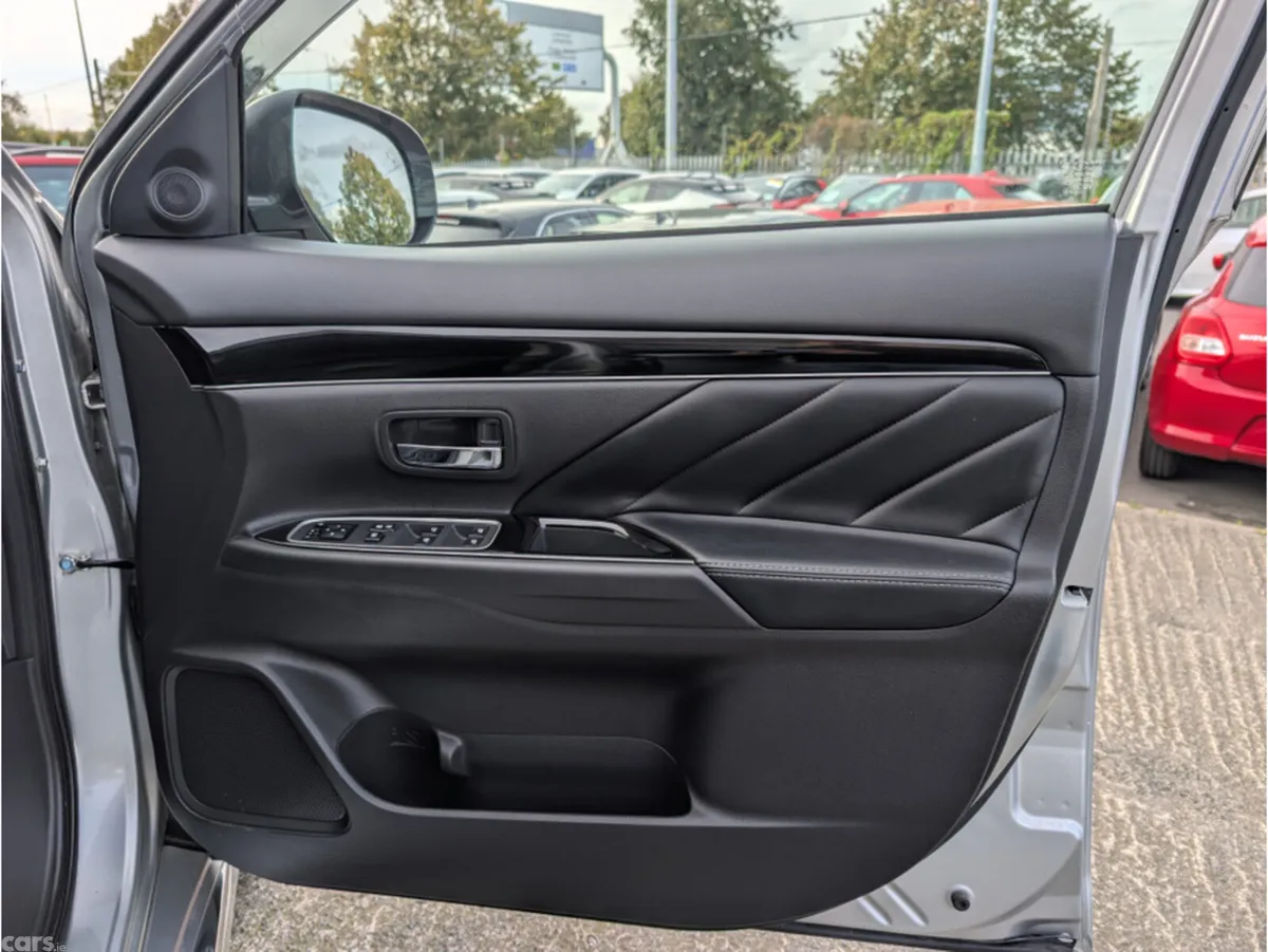 Mitsubishi Outlander SUV, Petrol Plug-in Hybrid, 2021, Silver
