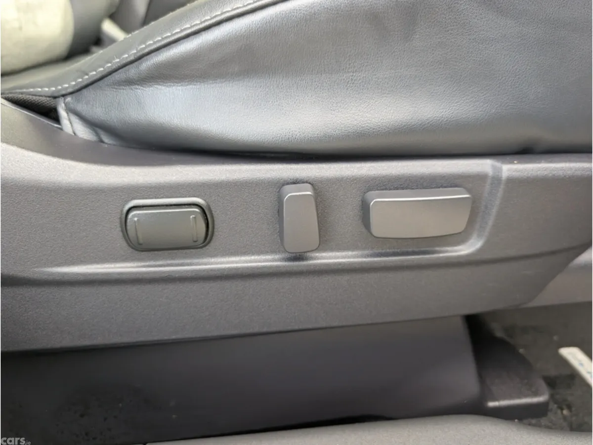Mitsubishi Outlander SUV, Petrol Plug-in Hybrid, 2021, Silver