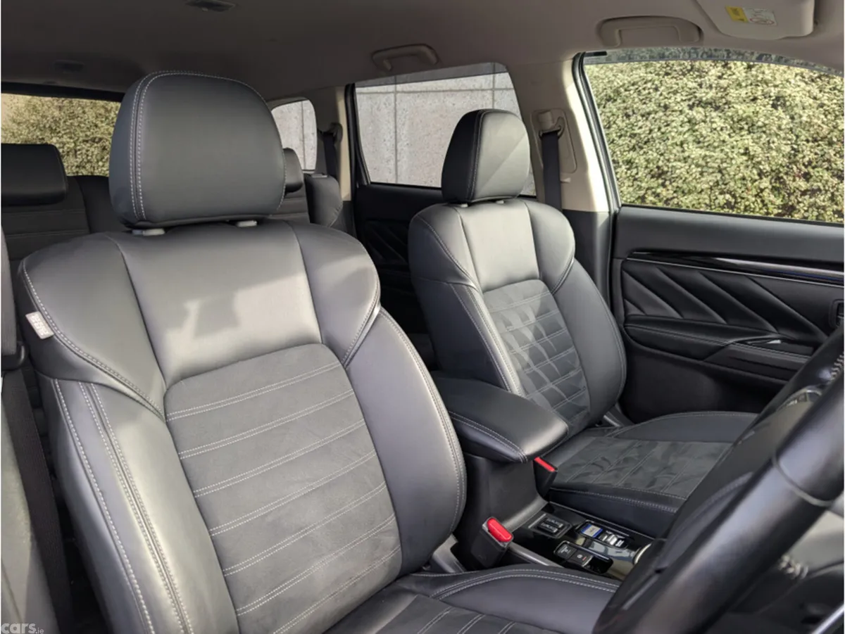 Mitsubishi Outlander SUV, Petrol Plug-in Hybrid, 2021, Silver