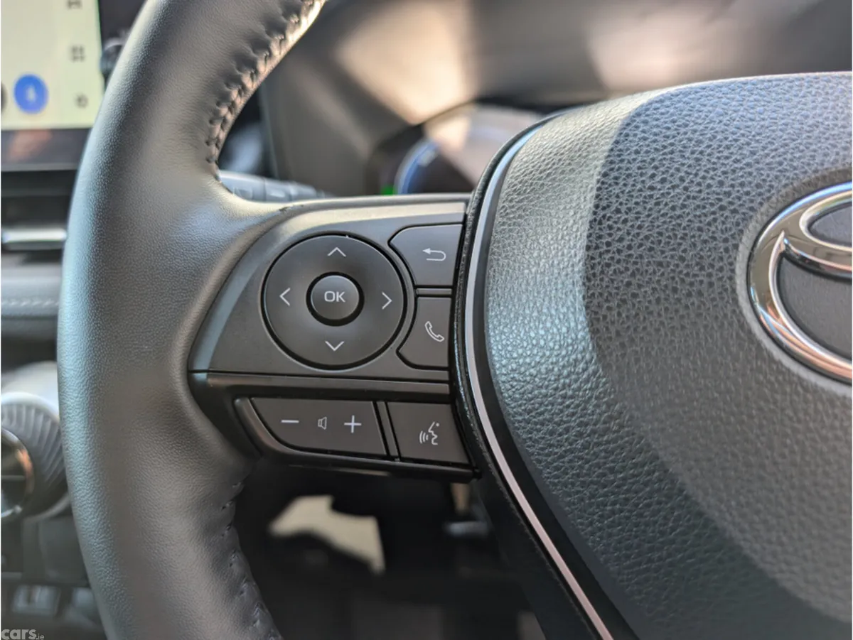 Toyota RAV4 SUV, Petrol Hybrid, 2023, Red