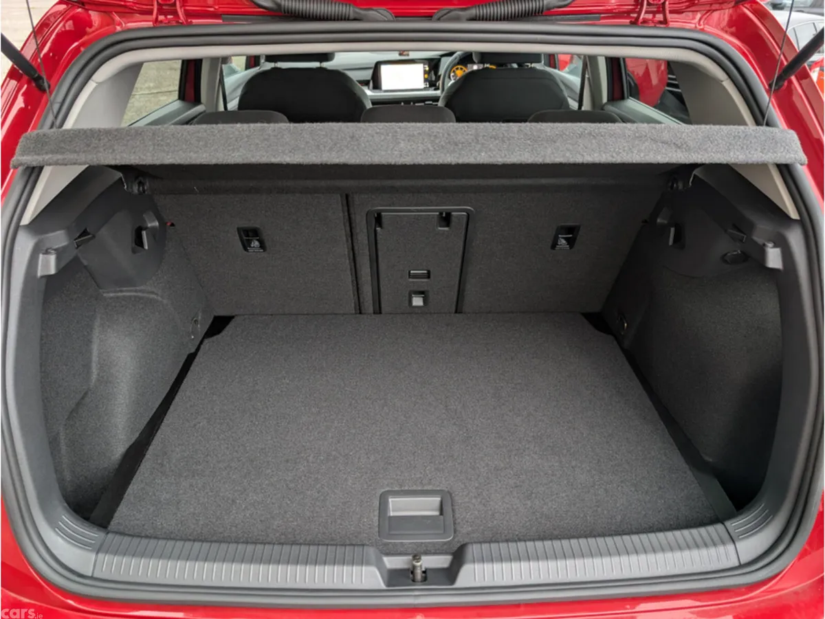 Volkswagen Golf Hatchback, Diesel, 2023, Red