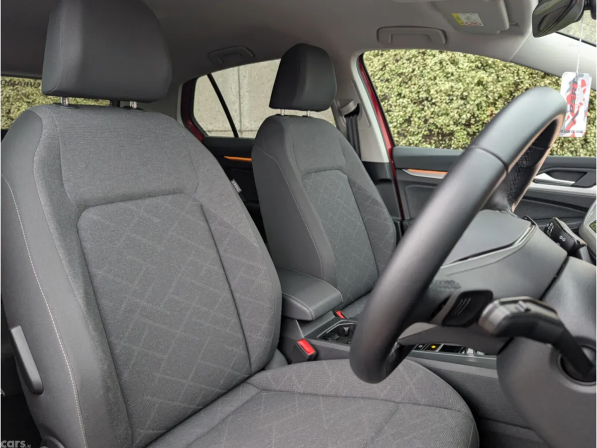 Volkswagen Golf Hatchback, Diesel, 2023, Red