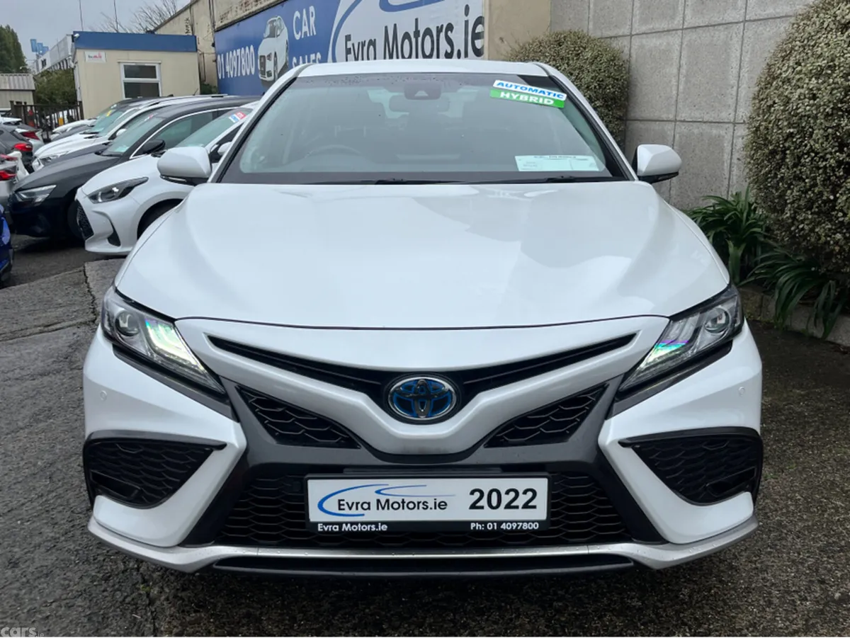 Toyota Camry Saloon, Petrol Hybrid, 2022, White