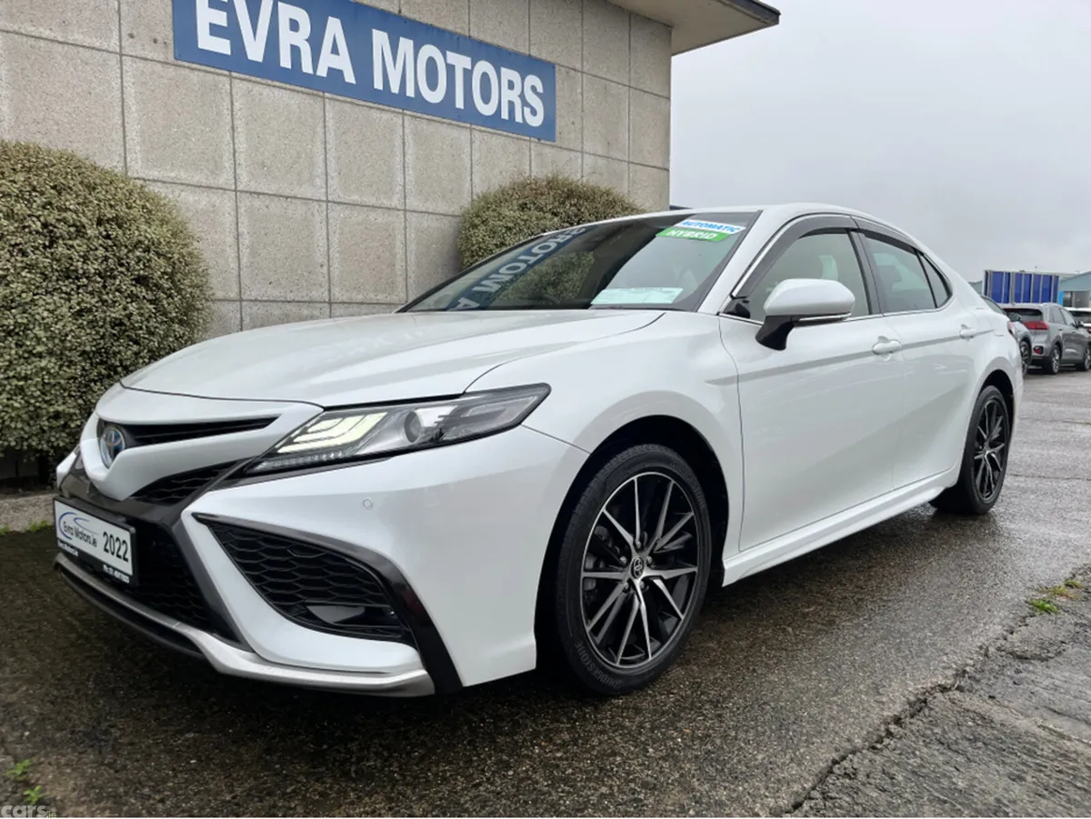 Toyota Camry Saloon, Petrol Hybrid, 2022, White