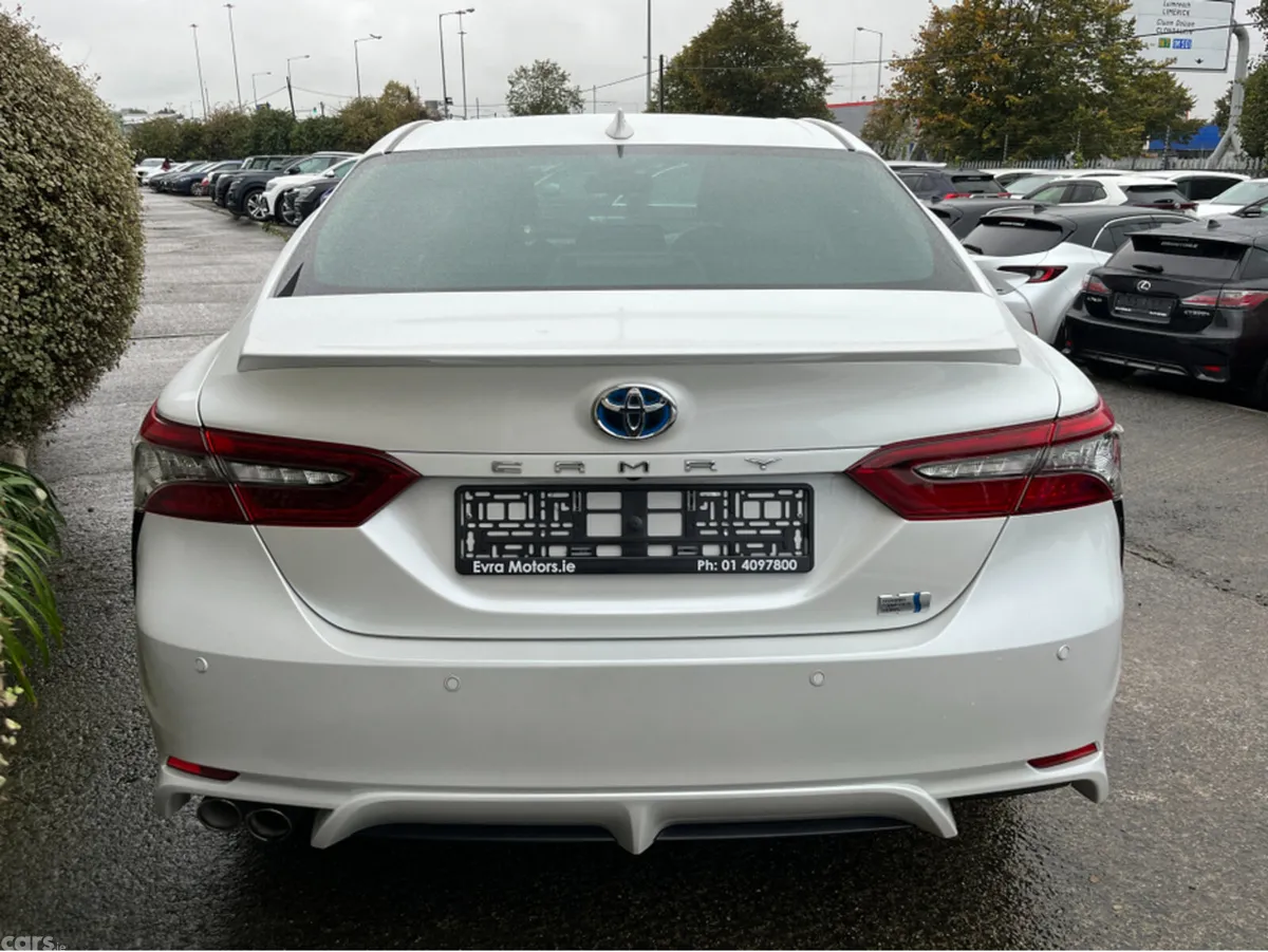 Toyota Camry Saloon, Petrol Hybrid, 2022, White