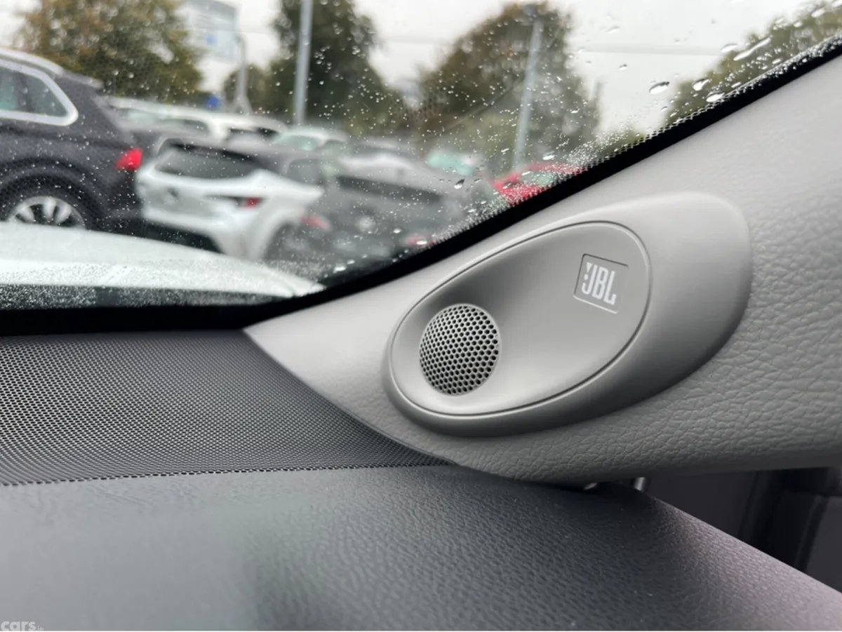 Toyota Camry Saloon, Petrol Hybrid, 2022, White