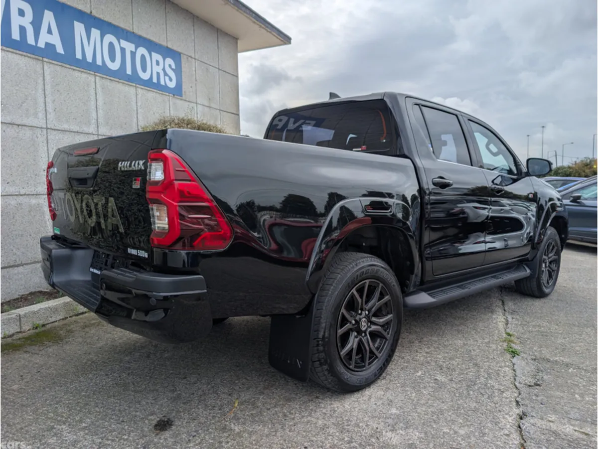 Toyota Hilux Pick Up, Diesel, 2024, Black