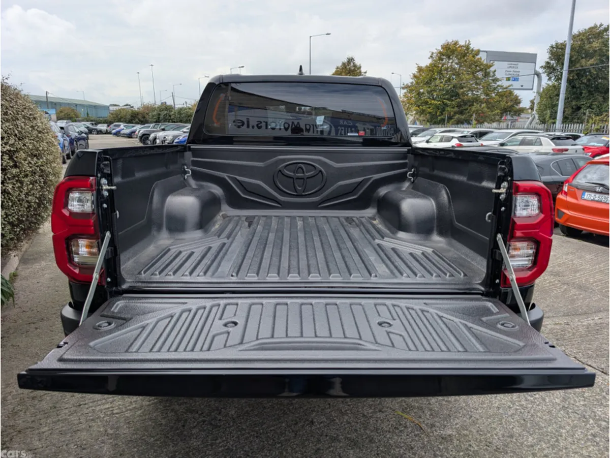 Toyota Hilux Pick Up, Diesel, 2024, Black