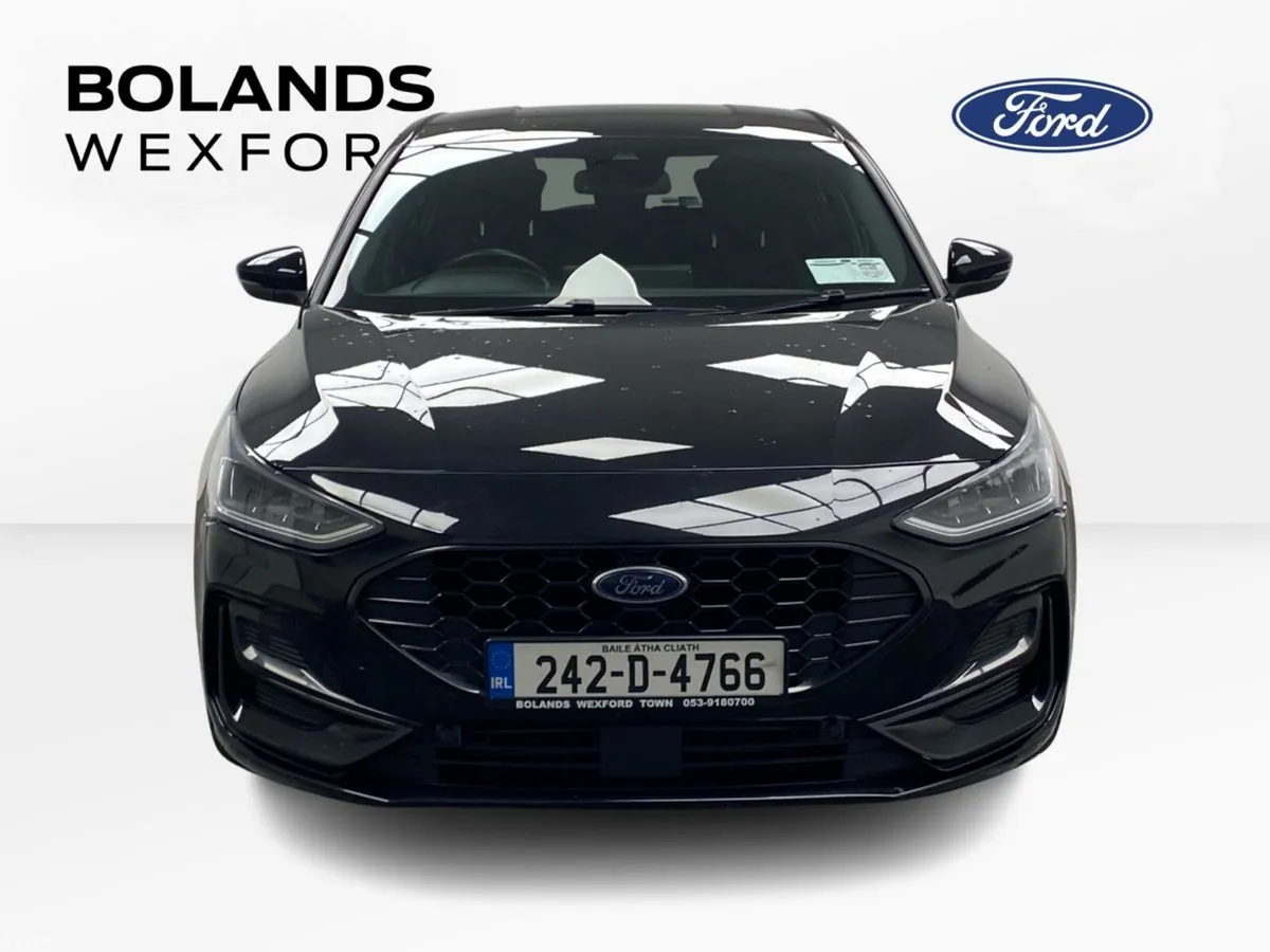 Ford Focus Hatchback, Petrol, 2024, Black