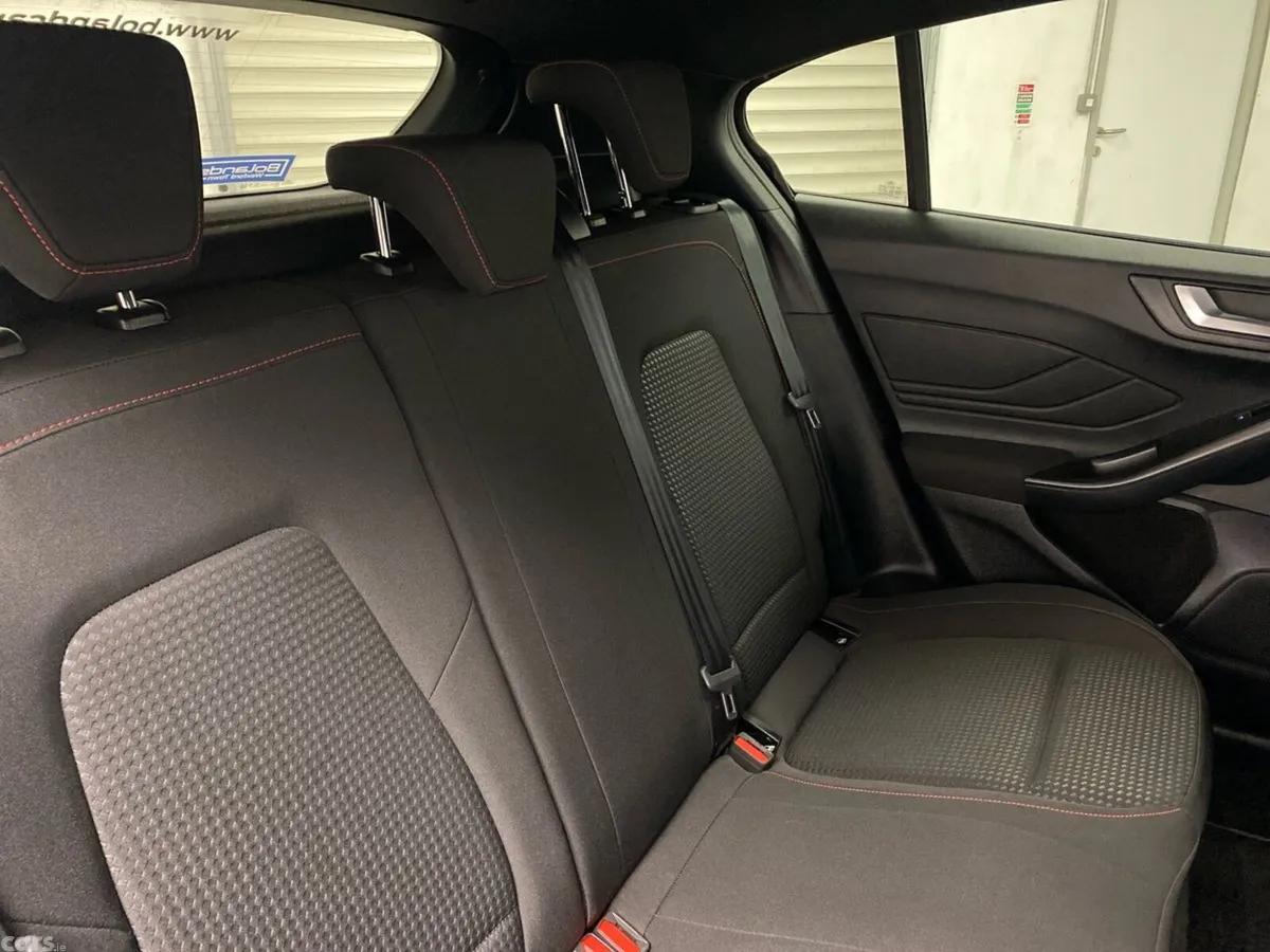 Ford Focus Hatchback, Petrol, 2024, Black