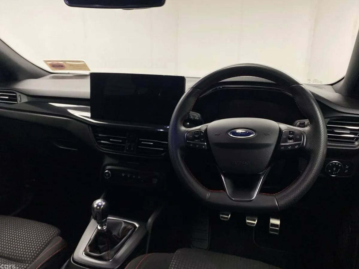 Ford Focus Hatchback, Petrol, 2024, Black
