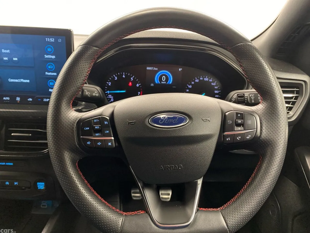 Ford Focus Hatchback, Petrol, 2024, Black