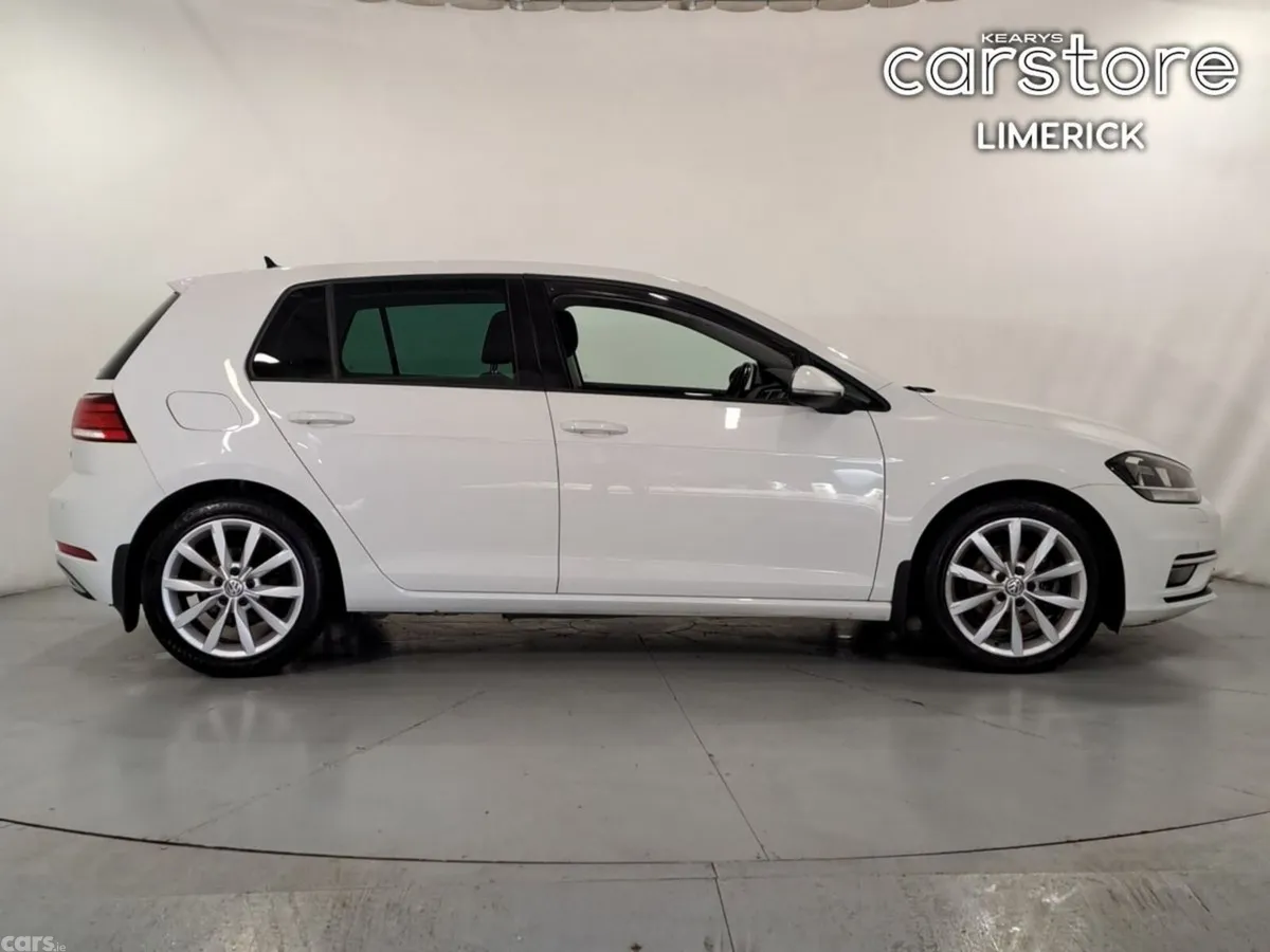 Volkswagen Golf Estate, Diesel, 2017, White