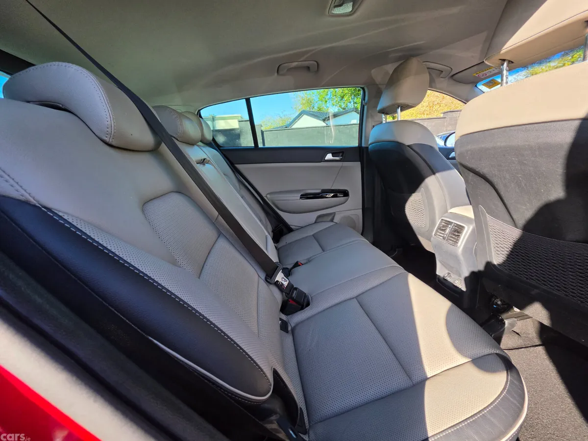 Kia Sportage SUV, Diesel, 2019, Red