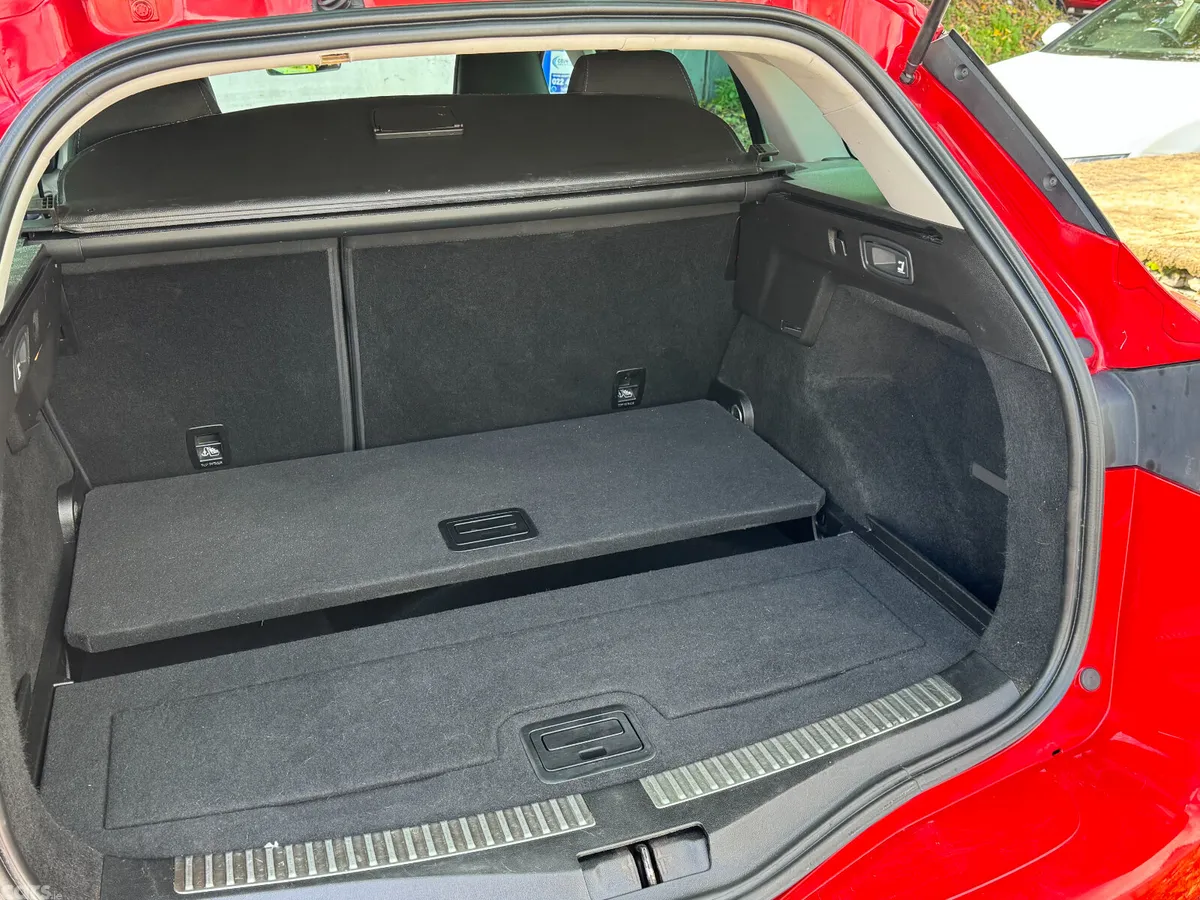 Renault Megane Estate, Diesel, 2018, Red
