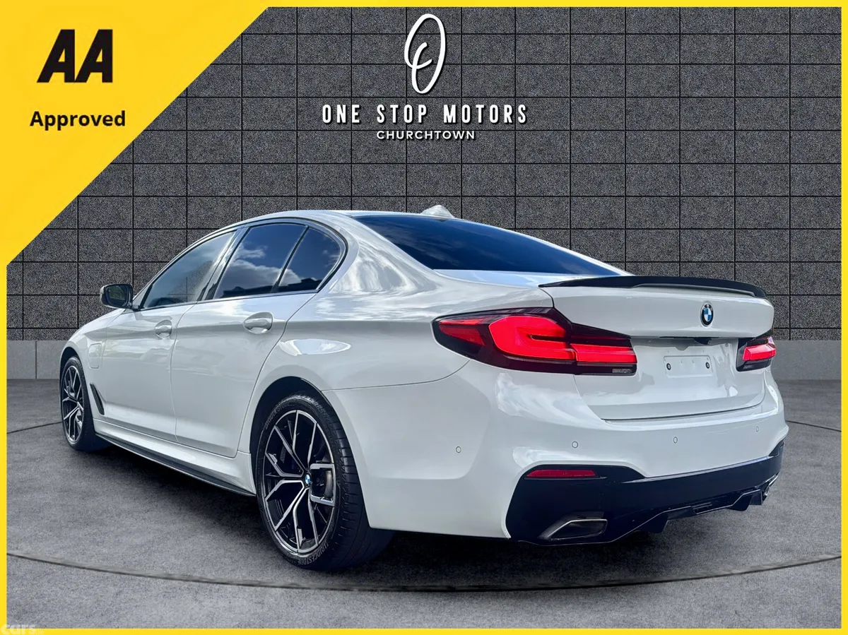 BMW 5-Series Saloon, Petrol Plug-in Hybrid, 2019, White