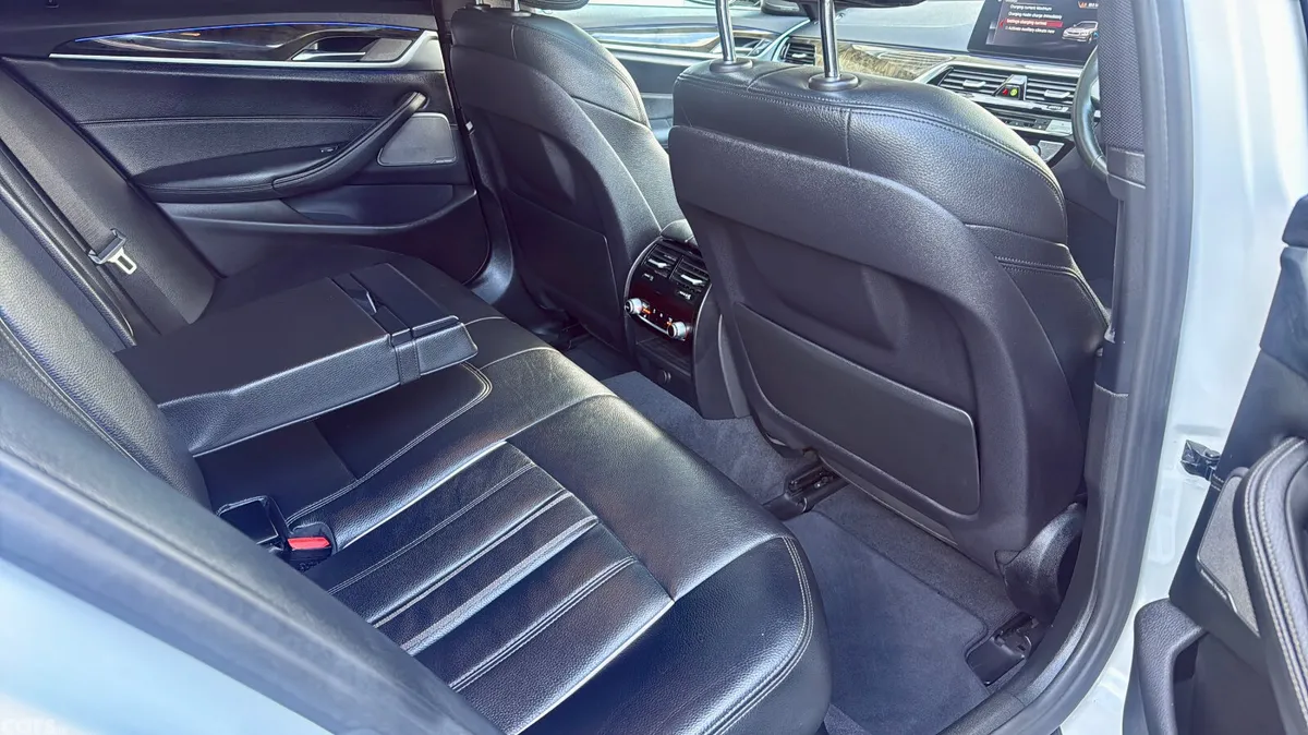 BMW 5-Series Saloon, Petrol Plug-in Hybrid, 2019, White