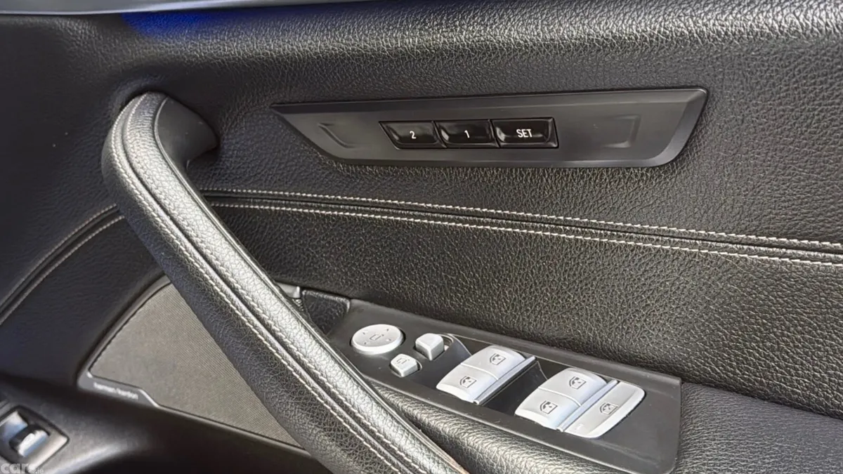BMW 5-Series Saloon, Petrol Plug-in Hybrid, 2019, White