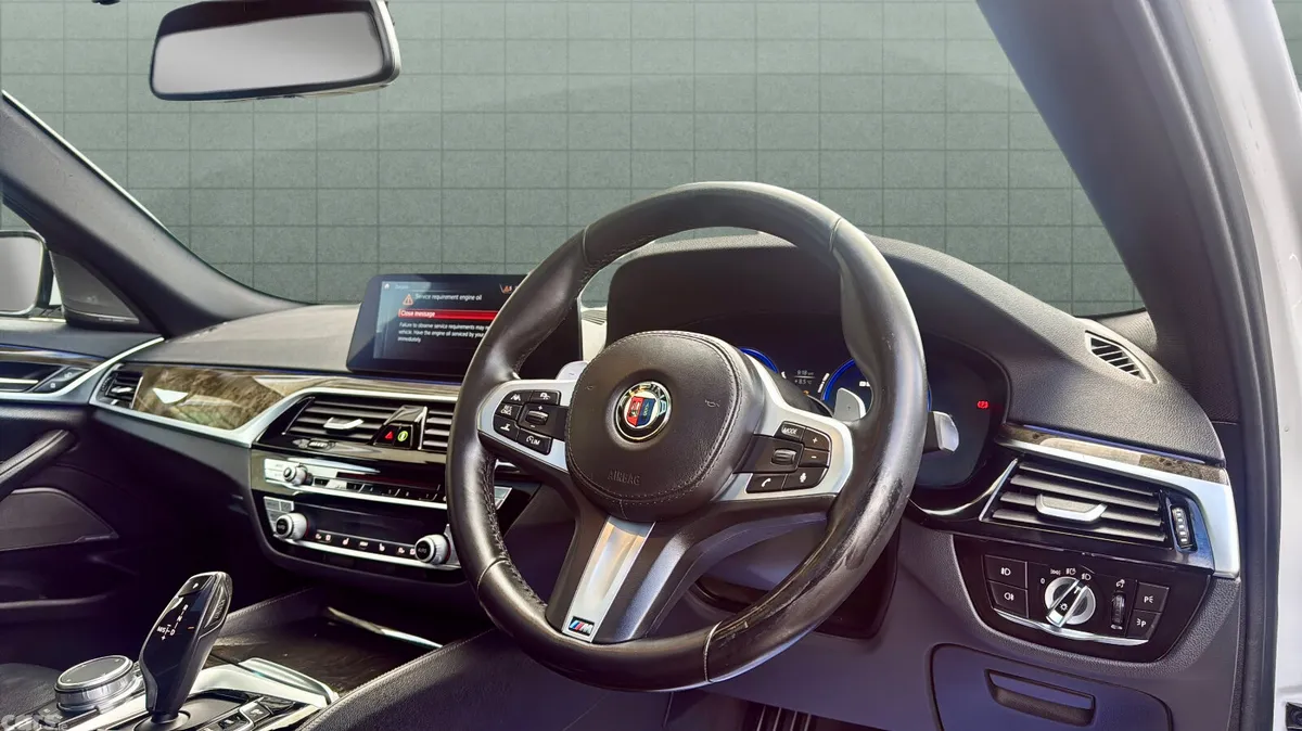 BMW 5-Series Saloon, Petrol Plug-in Hybrid, 2019, White