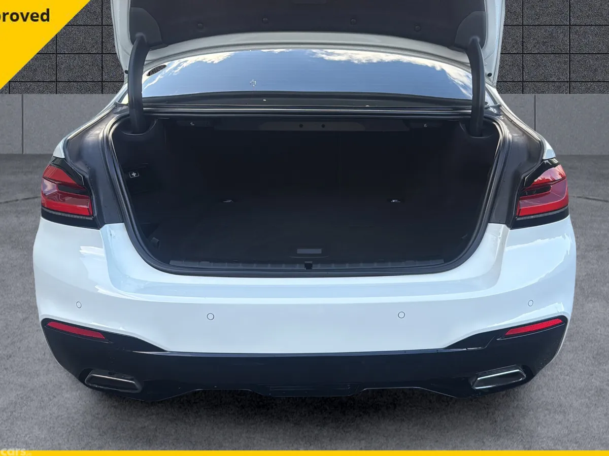 BMW 5-Series Saloon, Petrol Plug-in Hybrid, 2019, White