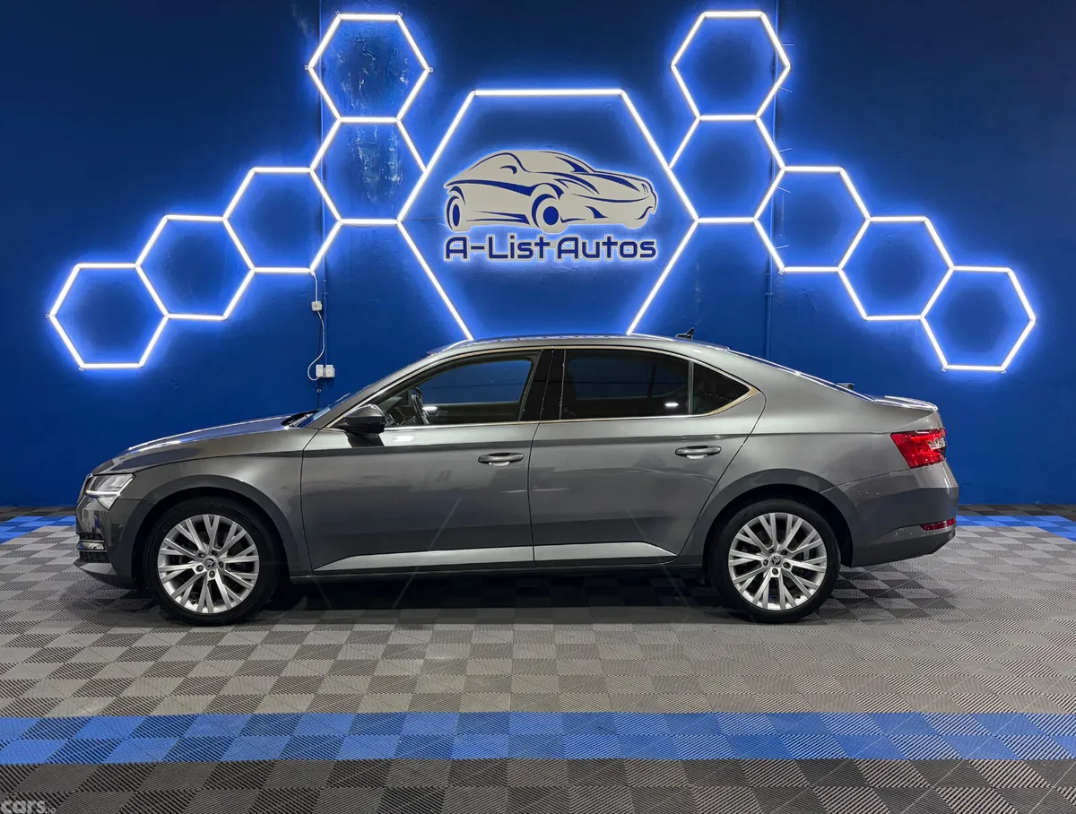 Skoda Superb Saloon, Diesel, 2023, Grey