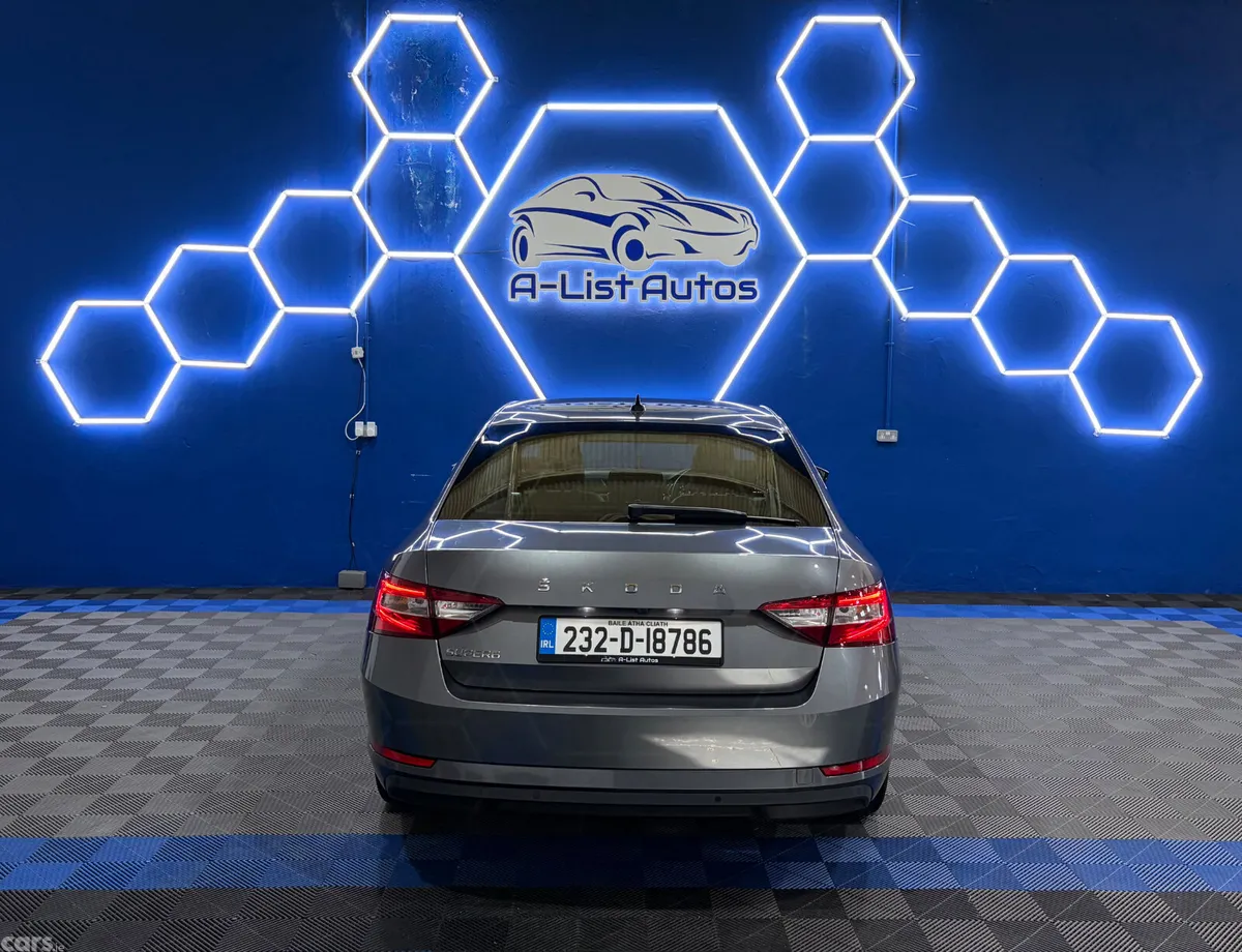 Skoda Superb Saloon, Diesel, 2023, Grey