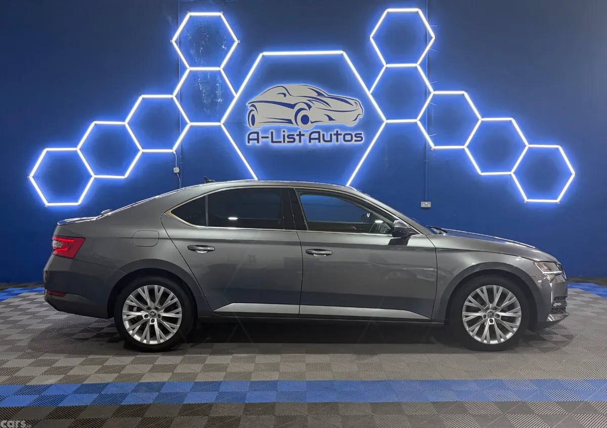 Skoda Superb Saloon, Diesel, 2023, Grey