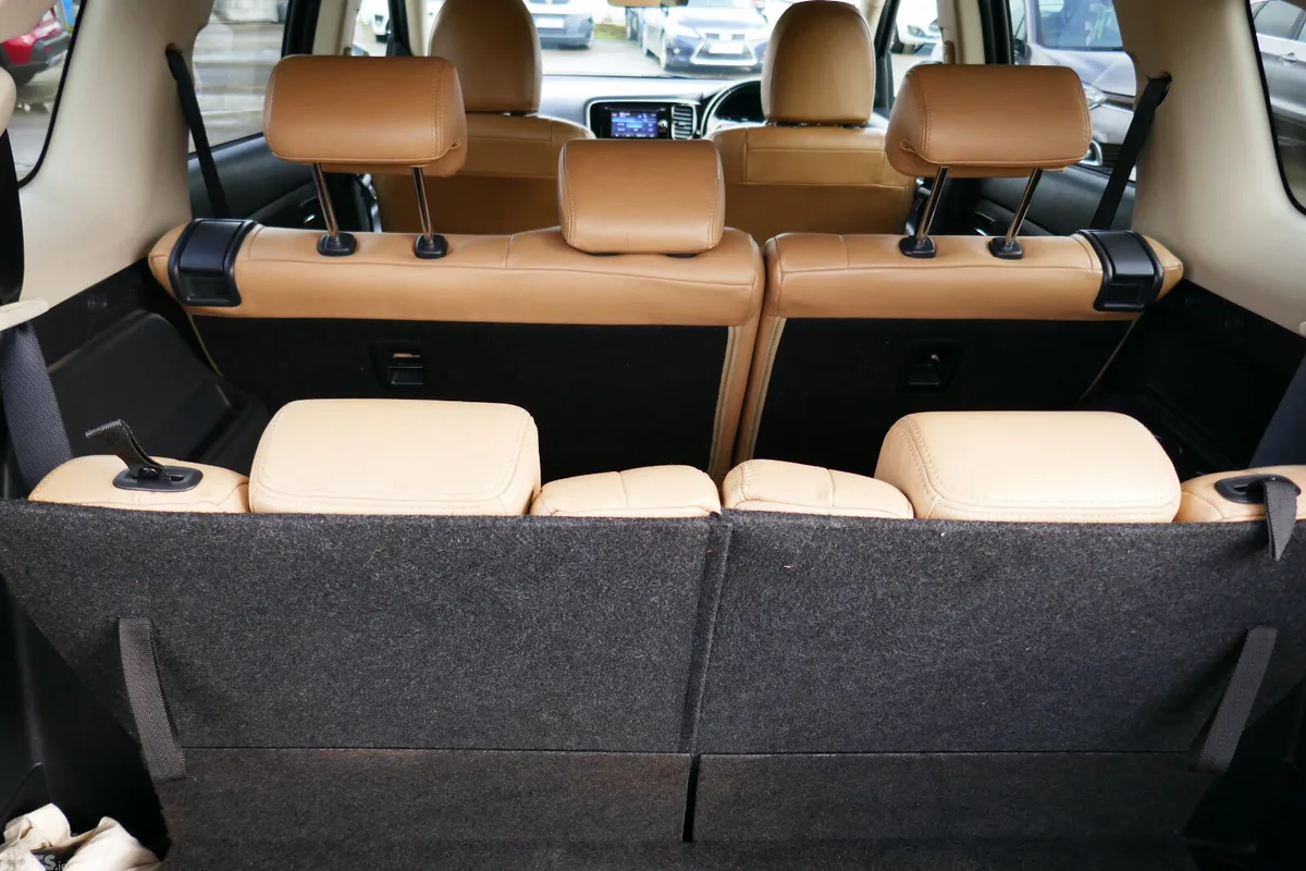 Mitsubishi Outlander SUV, Diesel, 2015, Black