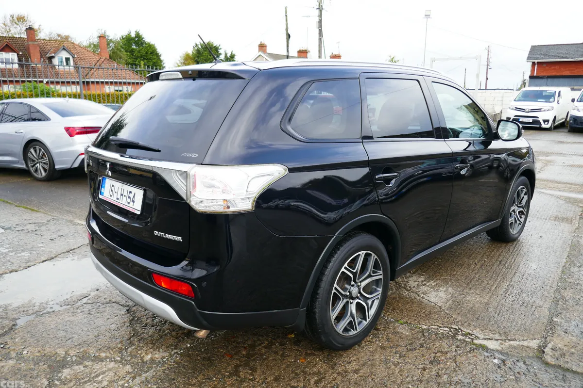 Mitsubishi Outlander SUV, Diesel, 2015, Black